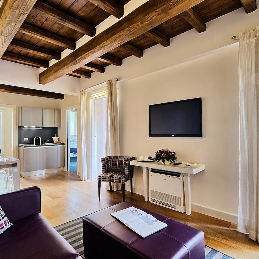 Trevi Palace Luxury