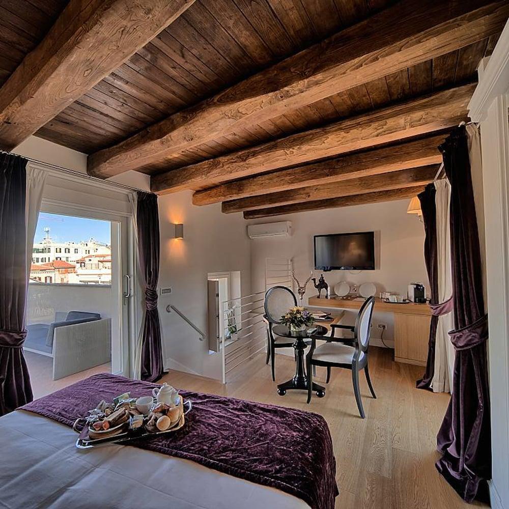Trevi Palace Luxury Hotel Roma