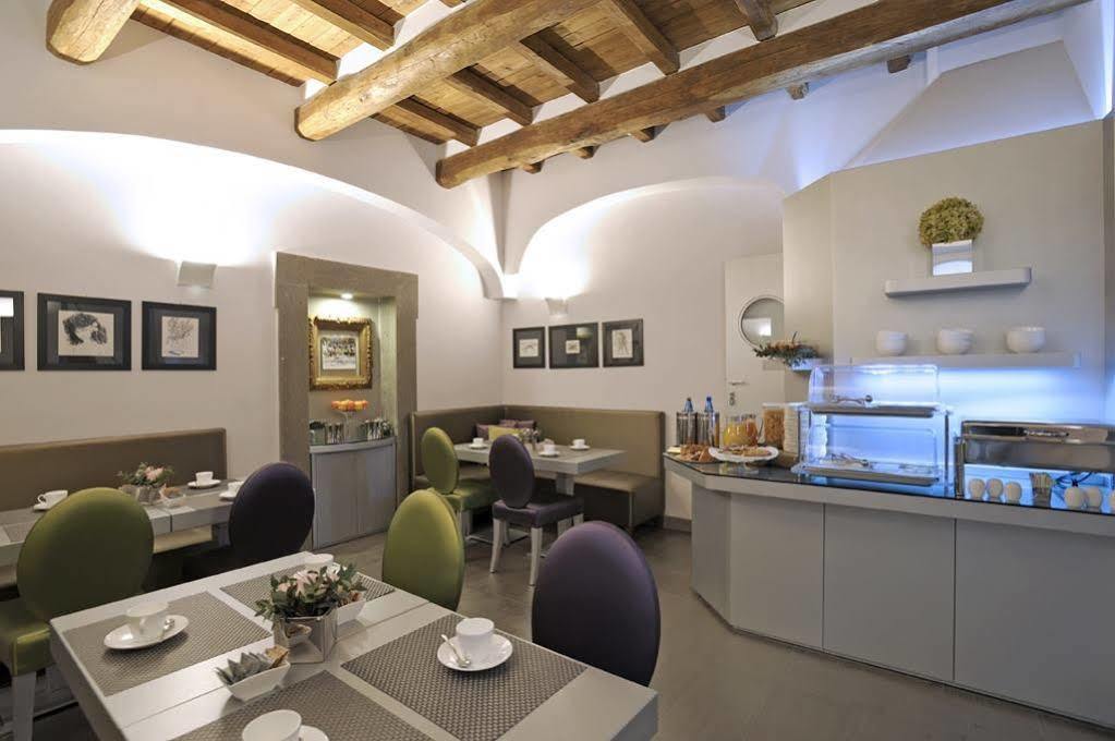 Trevi Palace Luxury Hotel 4*