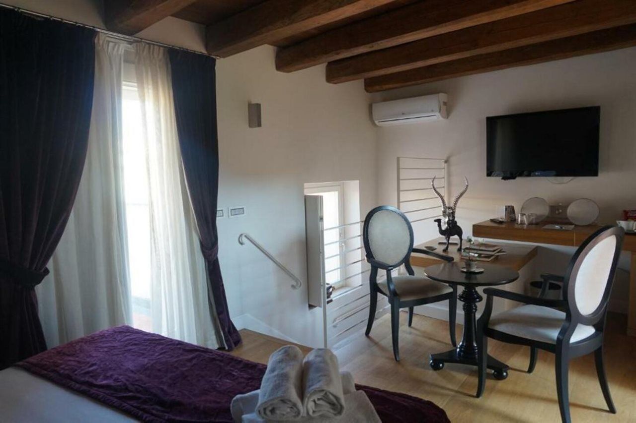 Trevi Palace Luxury Hotel 4*